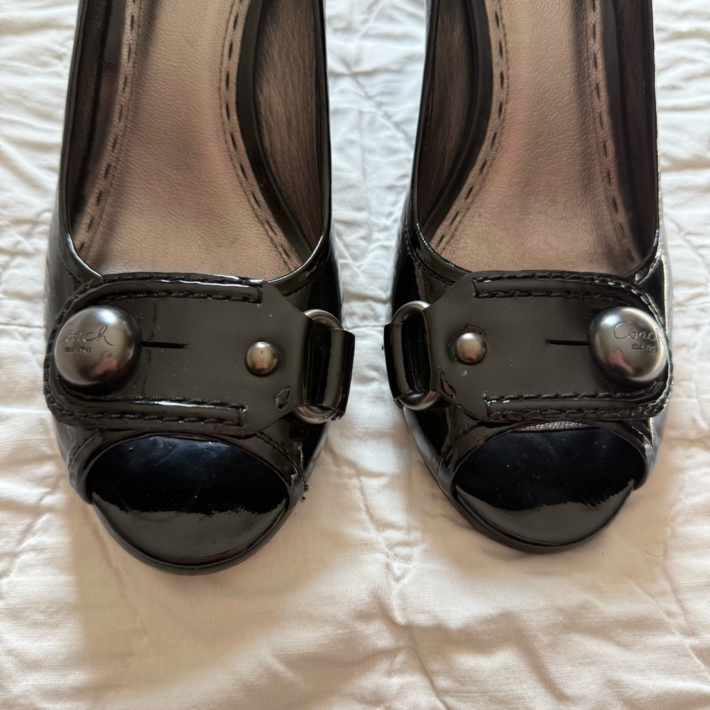 Coach Women’s Black Shiny Open Toe Heels Pumps with Coach Button Buckle - Picture 2 of 12